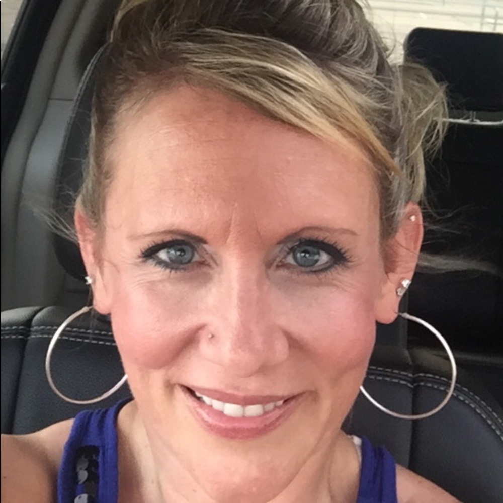 Meet your Posher, Angie